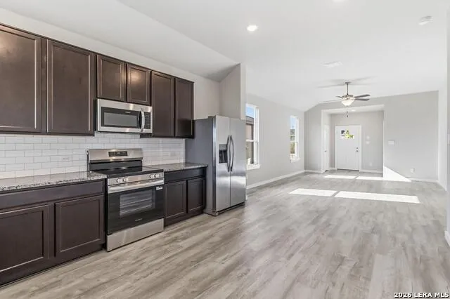 11122 Schmidt Lane Converse, TX 78109