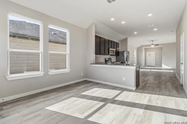 11122 Schmidt Lane Converse, TX 78109