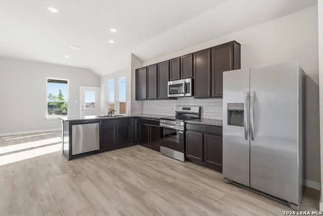 11122 Schmidt Lane Converse, TX 78109