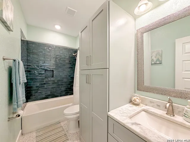2872 Lakeview Canyon Lake, TX 78133
