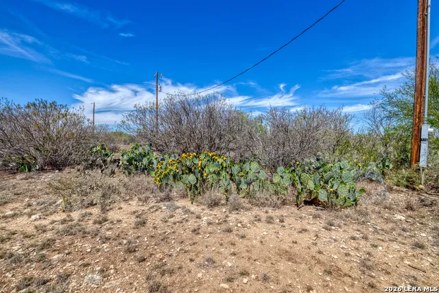 2292 County Road 400 Uvalde, TX 78801
