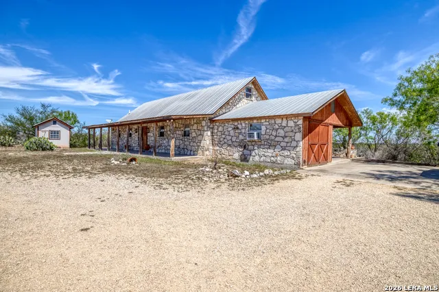2292 County Road 400 Uvalde, TX 78801