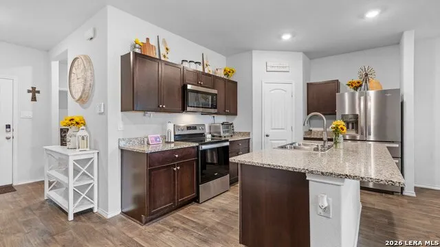 731 Monarch Dr Seguin, TX 78155