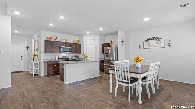 731 Monarch Dr Seguin, TX 78155