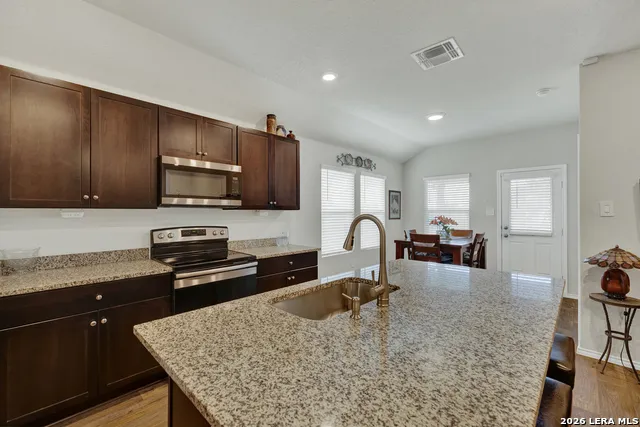 809 Nodding Nixie Seguin, TX 78155