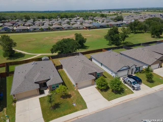 809 Nodding Nixie Seguin, TX 78155