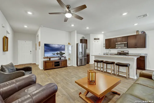 809 Nodding Nixie Seguin, TX 78155