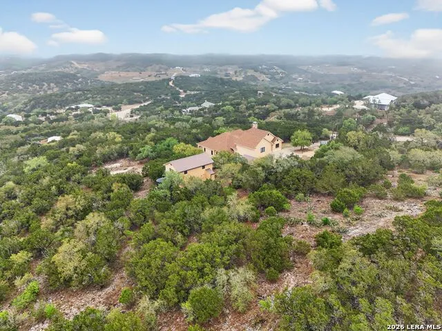 1076 SADDLEBACK RIDGE TRL Bandera, TX 78003