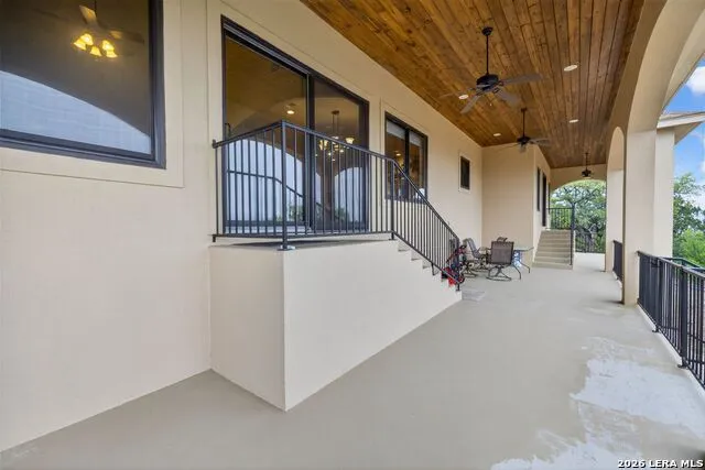 1076 SADDLEBACK RIDGE TRL Bandera, TX 78003