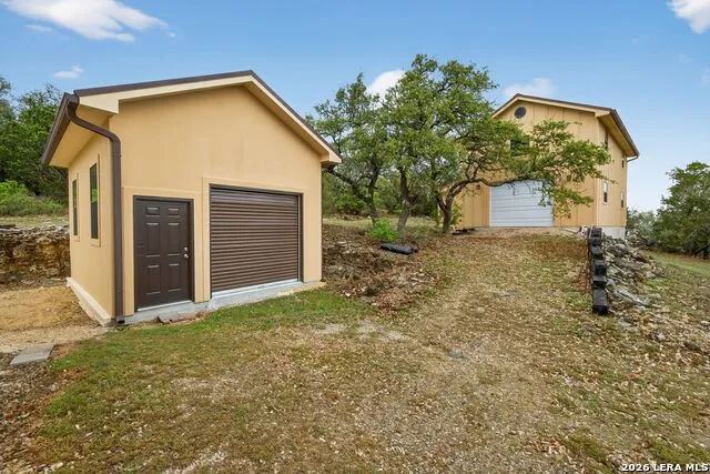 1076 SADDLEBACK RIDGE TRL Bandera, TX 78003