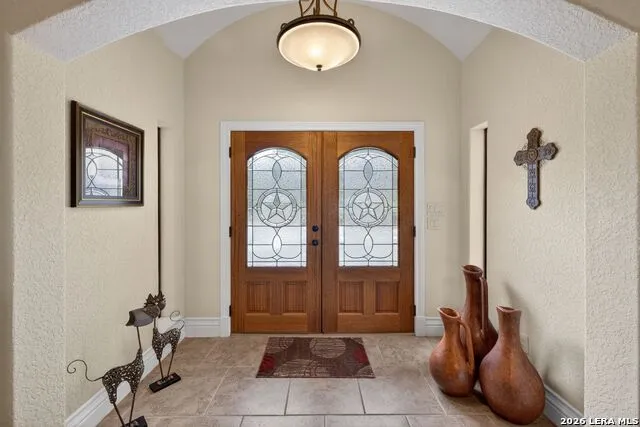 1076 SADDLEBACK RIDGE TRL Bandera, TX 78003