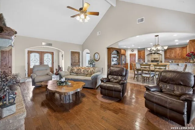 1076 SADDLEBACK RIDGE TRL Bandera, TX 78003