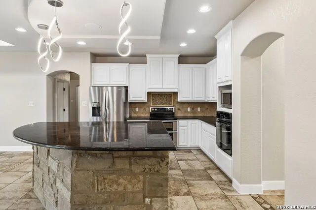 107 Oakview Floresville, TX 78114