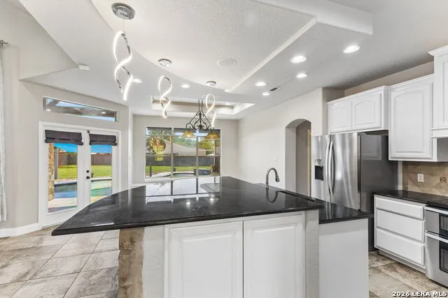 107 Oakview Floresville, TX 78114
