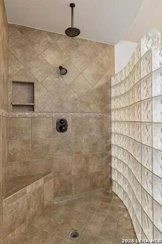 107 Oakview Floresville, TX 78114