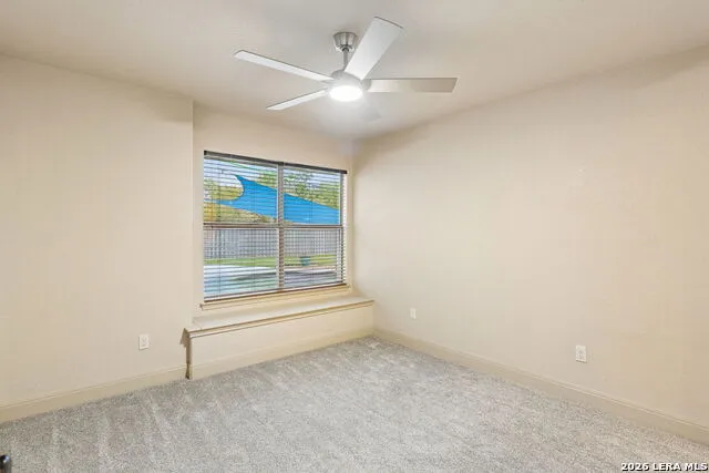 107 Oakview Floresville, TX 78114