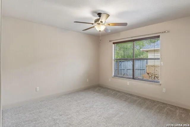 107 Oakview Floresville, TX 78114