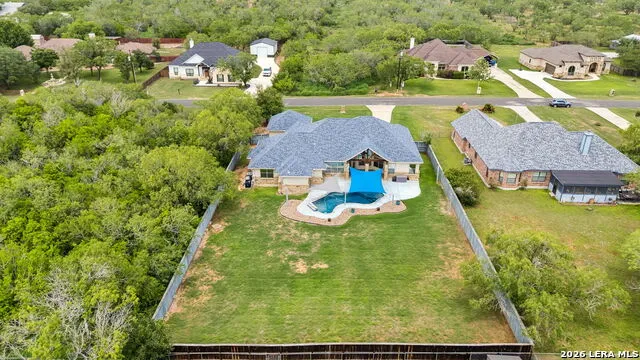 107 Oakview Floresville, TX 78114