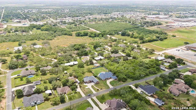 107 Oakview Floresville, TX 78114