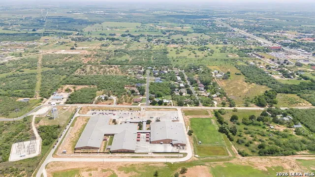 107 Oakview Floresville, TX 78114