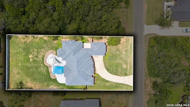 107 Oakview Floresville, TX 78114