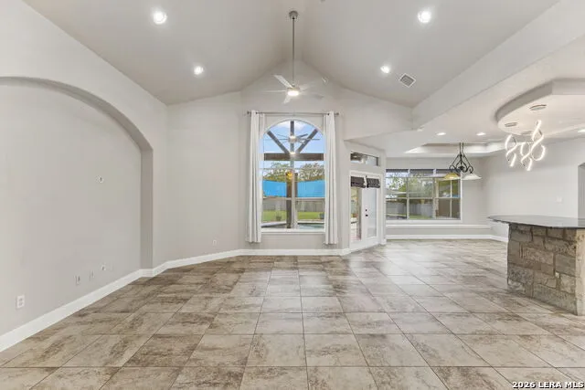 107 Oakview Floresville, TX 78114