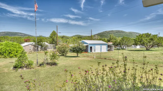 181 LEINWEBER DR Leakey, TX 78873