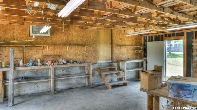 181 LEINWEBER DR Leakey, TX 78873