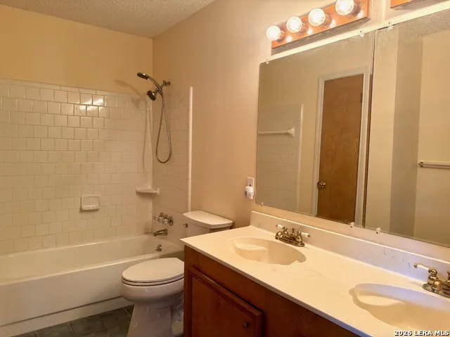 181 LEINWEBER DR Leakey, TX 78873