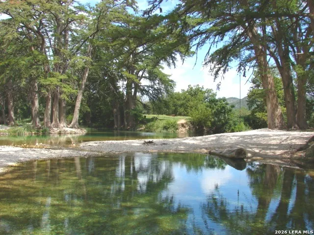181 LEINWEBER DR Leakey, TX 78873