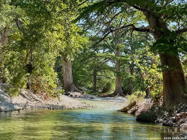 181 LEINWEBER DR Leakey, TX 78873