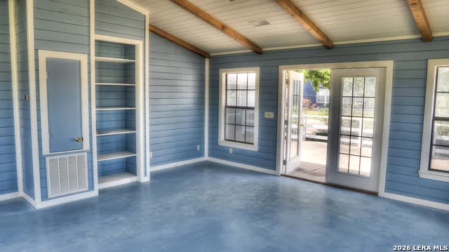 181 LEINWEBER DR Leakey, TX 78873