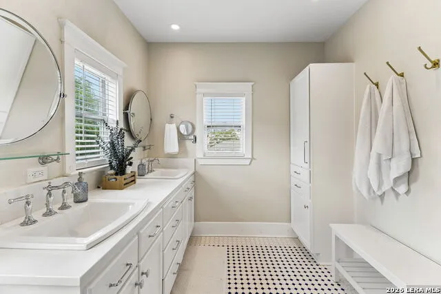 431 Hays San Antonio, TX 78202