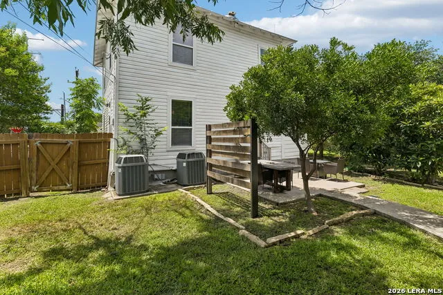 431 Hays San Antonio, TX 78202
