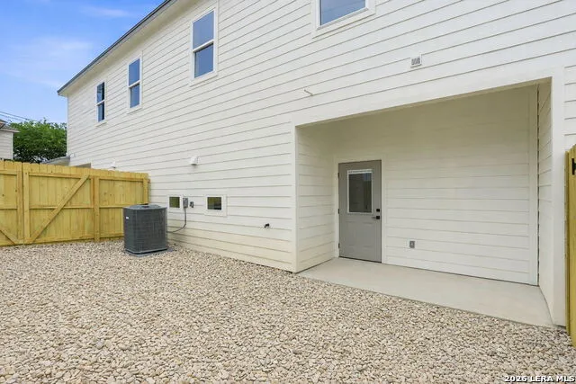 1143 PANIOLO DR Boerne, TX 78006