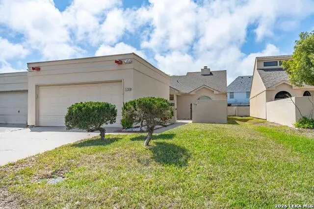 135 SANTA FE DR Rockport, TX 78382