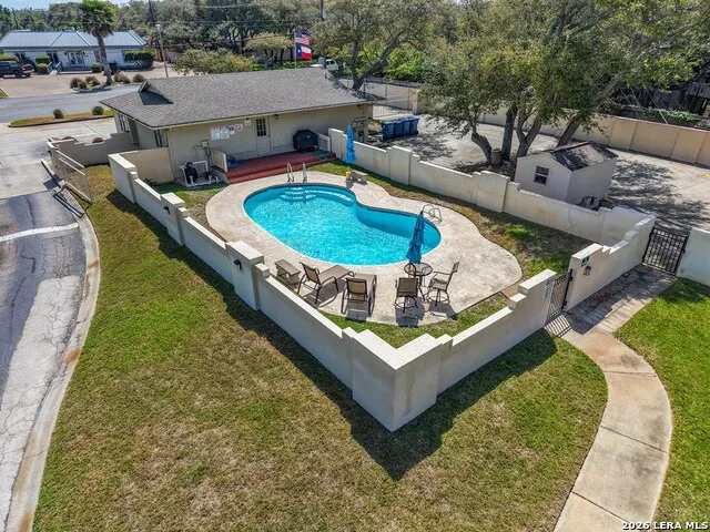 135 SANTA FE DR Rockport, TX 78382