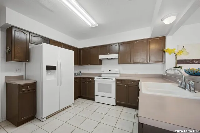 135 SANTA FE DR Rockport, TX 78382