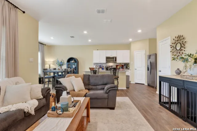 242 Legendary Trail Loop Floresville, TX 78114