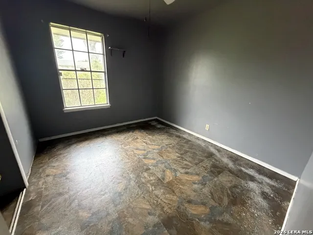 6211 FIR VALLEY DR San Antonio, TX 78242