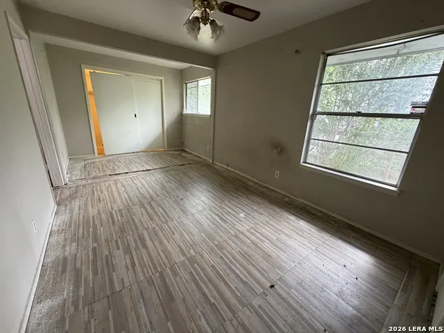 6211 FIR VALLEY DR San Antonio, TX 78242