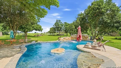 108 Woodlake Dr