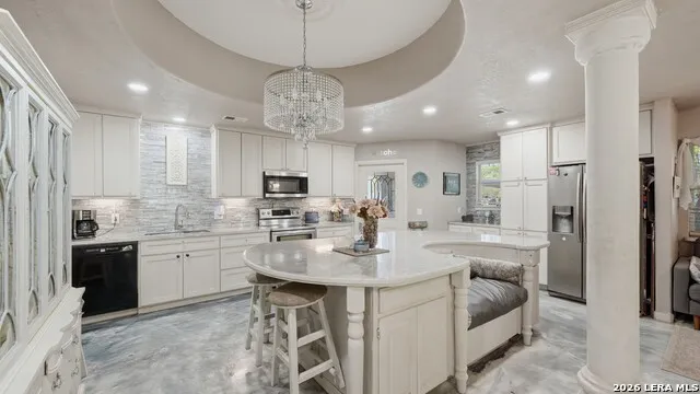 108 Woodlake Dr McQueeney, TX 78123