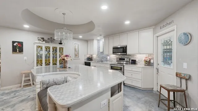 108 Woodlake Dr McQueeney, TX 78123