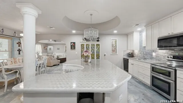 108 Woodlake Dr McQueeney, TX 78123