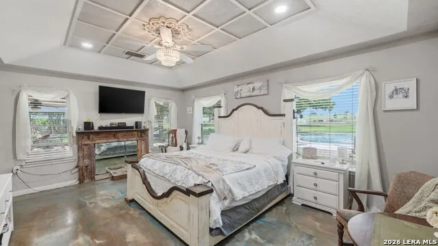 108 Woodlake Dr McQueeney, TX 78123