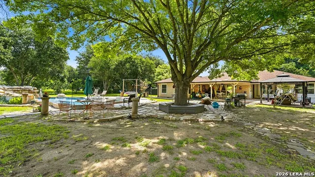 108 Woodlake Dr McQueeney, TX 78123