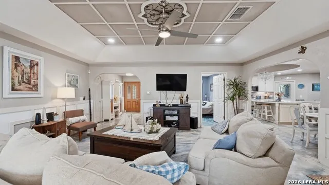 108 Woodlake Dr McQueeney, TX 78123