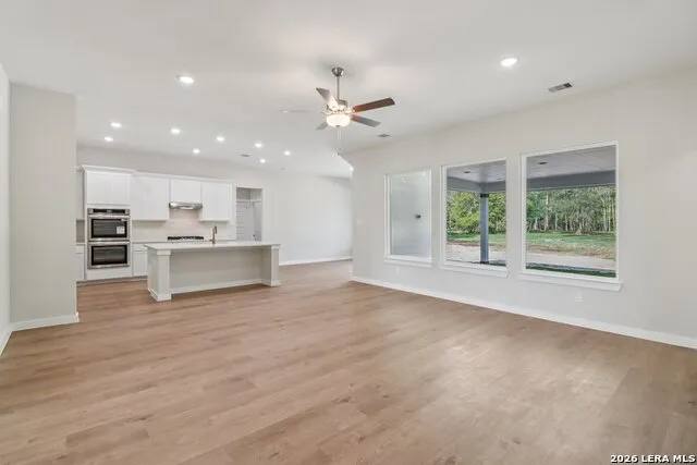 325 FIREWHEEL LOOP Floresville, TX 78114