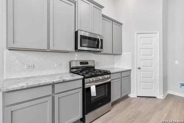174 Firewheel Loop Floresville, TX 78114